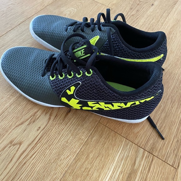 Nike Indoor Soccer Shoes - Picture 1 of 2